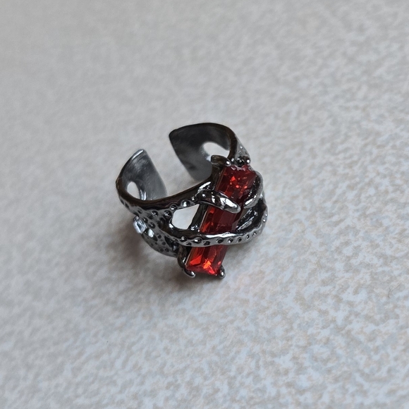 ❤️ Dark Red Rectangular Gem Ring - Picture 6 of 8